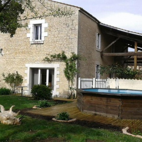 Hotels in Saint-Hilaire-La-Palud